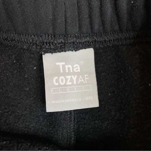Tna Cozy Fleece Perfect Hi-Rise 3" Sweatshort - Picture 3 of 4